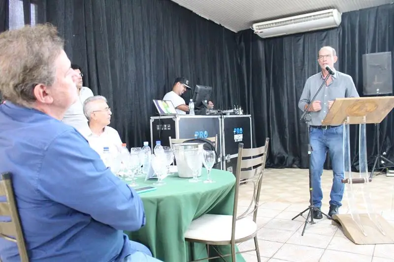 A convite de Sérgio Barbosa, prefeitos e vice-prefeitos eleitos e reeleitos de 17 municípios participam de roda de conversa em Amambai