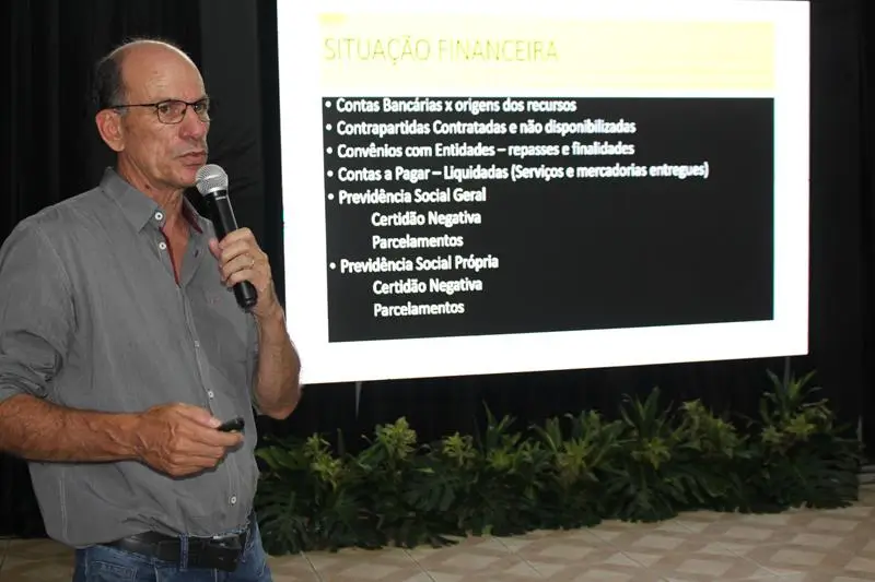 A convite de Sérgio Barbosa, prefeitos e vice-prefeitos eleitos e reeleitos de 17 municípios participam de roda de conversa em Amambai