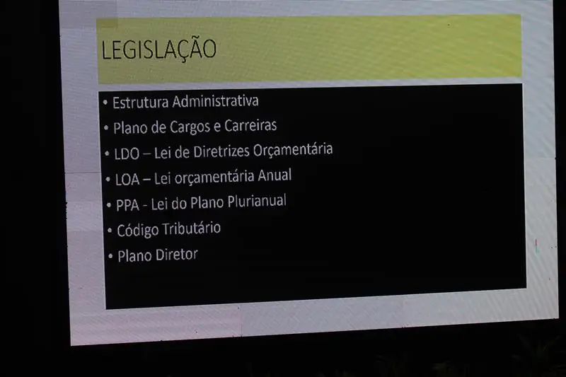 A convite de Sérgio Barbosa, prefeitos e vice-prefeitos eleitos e reeleitos de 17 municípios participam de roda de conversa em Amambai