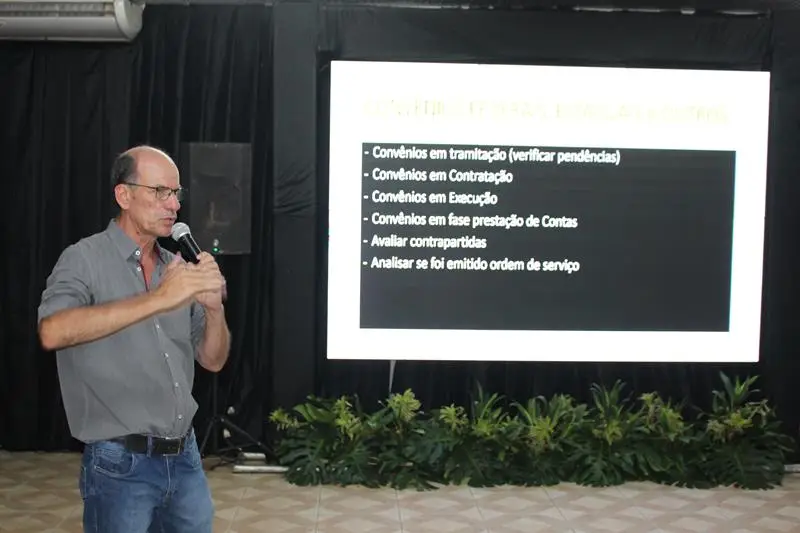 A convite de Sérgio Barbosa, prefeitos e vice-prefeitos eleitos e reeleitos de 17 municípios participam de roda de conversa em Amambai