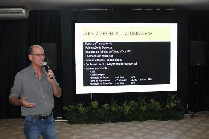 A convite de Sérgio Barbosa, prefeitos e vice-prefeitos eleitos e reeleitos de 17 municípios participam de roda de conversa em Amambai
