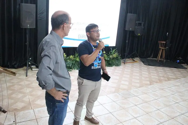 A convite de Sérgio Barbosa, prefeitos e vice-prefeitos eleitos e reeleitos de 17 municípios participam de roda de conversa em Amambai