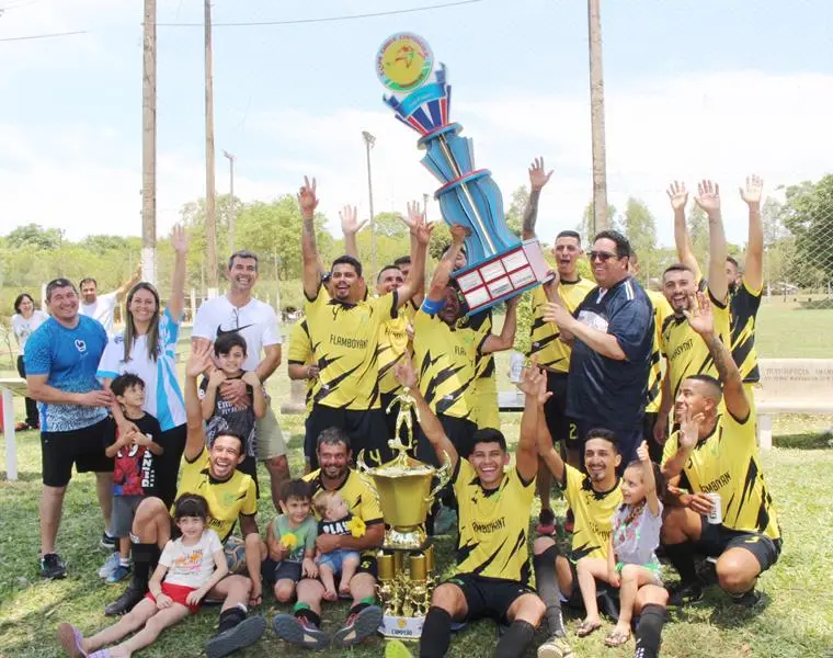 Fazenda Flamboyant/Intech Telecom faz 4x1 na final e é campeã da Copa Cidade Crepúsculo 2024 em Amambai Fazenda Flamboyant/Intech Telecom faz 4x1 na final e é campeã da Copa Cidade Crepúsculo 2024 em Amambai