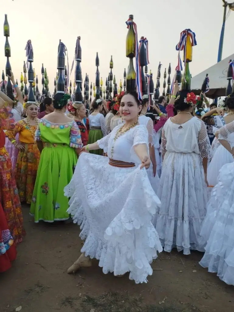 A bailarina da fronteira que leva a cultura paraguaia ao mundo A bailarina da fronteira que leva a cultura paraguaia ao mundo