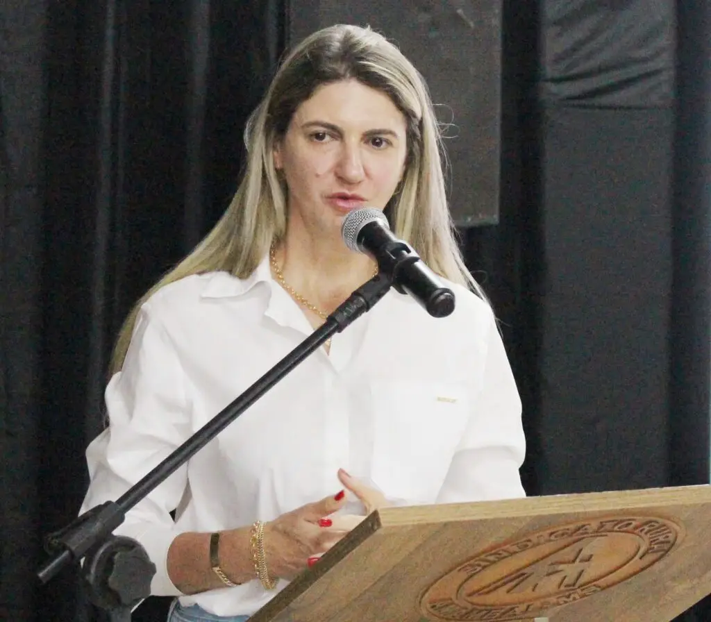 Prefeitos e vereadores eleitos em 6 de outubro tomam posse nesta quarta-feira em Amambai e região Prefeitos e vereadores eleitos em 6 de outubro tomam posse nesta quarta-feira em Amambai e região