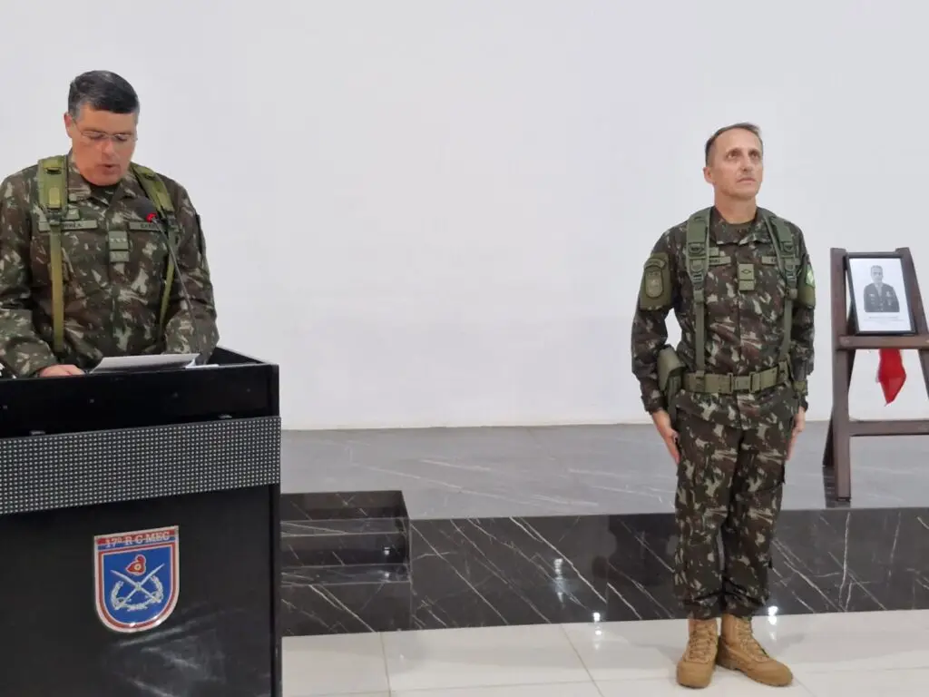 Pedro Augusto da Cas Porto assume o comando do 17º RC Mec em Amambai Pedro Augusto da Cas Porto assume o comando do 17º RC Mec em Amambai