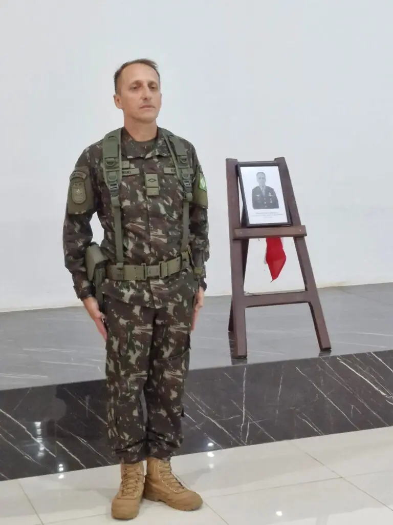 Pedro Augusto da Cas Porto assume o comando do 17º RC Mec em Amambai Pedro Augusto da Cas Porto assume o comando do 17º RC Mec em Amambai