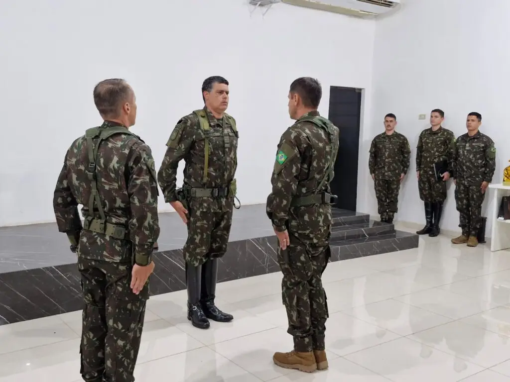 Pedro Augusto da Cas Porto assume o comando do 17º RC Mec em Amambai Pedro Augusto da Cas Porto assume o comando do 17º RC Mec em Amambai