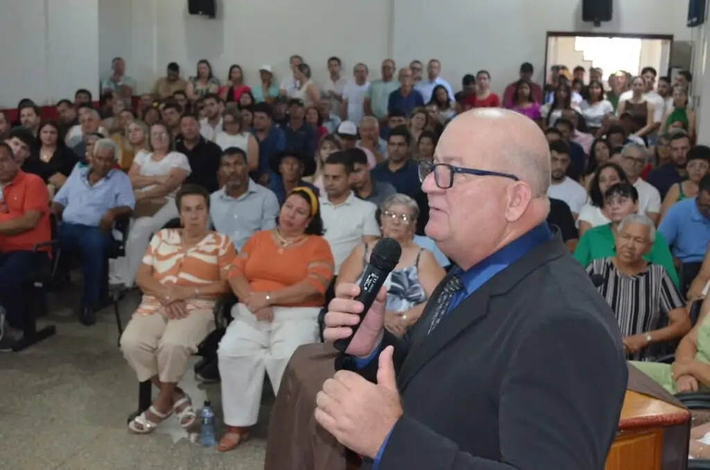 Malaquias, Aninha e vereadores são empossados em Japorã