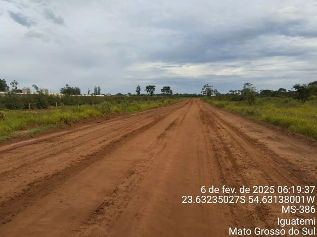 Prefeitura de Iguatemi e Agesul recuperam a MS-386, Estrada das 7 Placas Prefeitura de Iguatemi e Agesul recuperam a MS-386, Estrada das 7 Placas