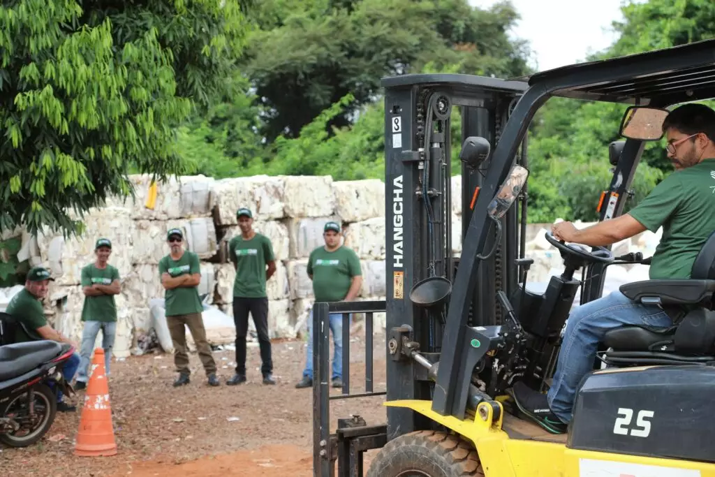 Curso de operador de empilhadeira abre calendário do Centro de Qualificação Profissional de Mundo Novo
