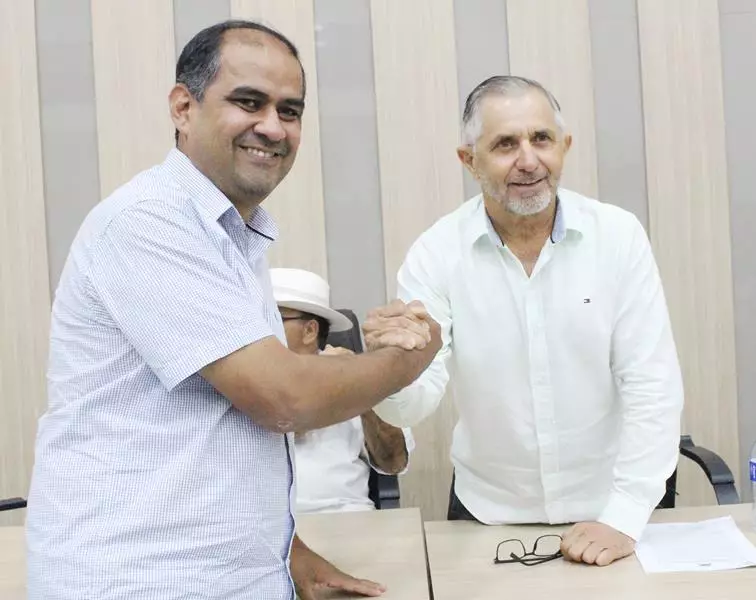 Convenções lançam Hélio Acosta para prefeito e Alfredo Soares para vice em Paranhos