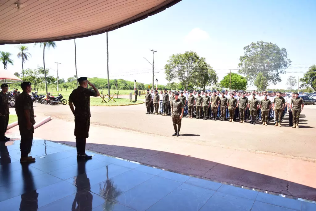 17º RC Mec realiza solenidade militar de incorporação do efetivo variável do ano de 2025