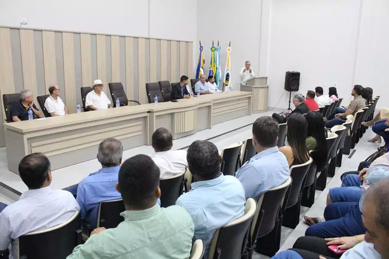 Convenções lançam Hélio Acosta para prefeito e Alfredo Soares para vice em Paranhos