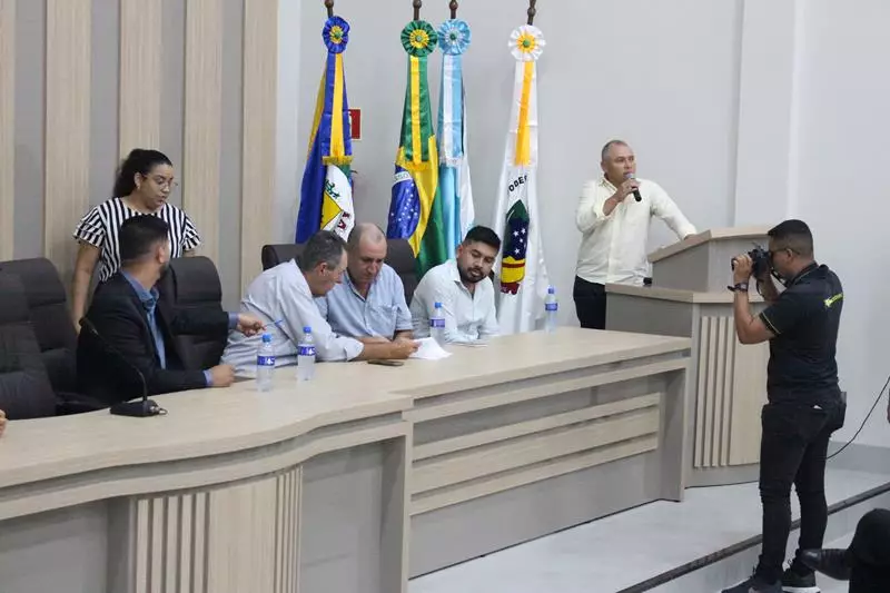 Convenções lançam Hélio Acosta para prefeito e Alfredo Soares para vice em Paranhos