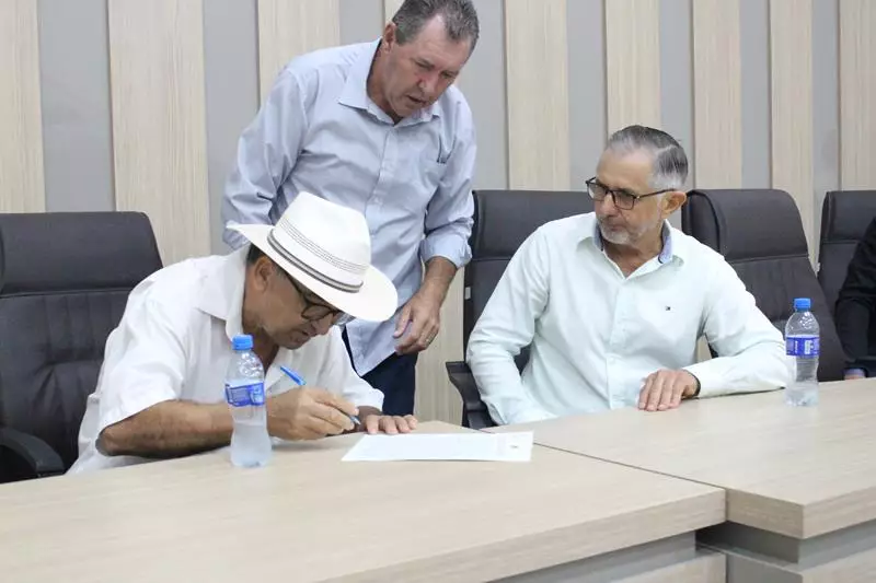 Convenções lançam Hélio Acosta para prefeito e Alfredo Soares para vice em Paranhos