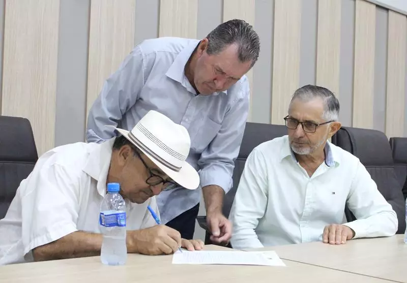 Convenções lançam Hélio Acosta para prefeito e Alfredo Soares para vice em Paranhos