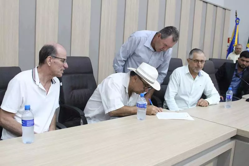 Convenções lançam Hélio Acosta para prefeito e Alfredo Soares para vice em Paranhos