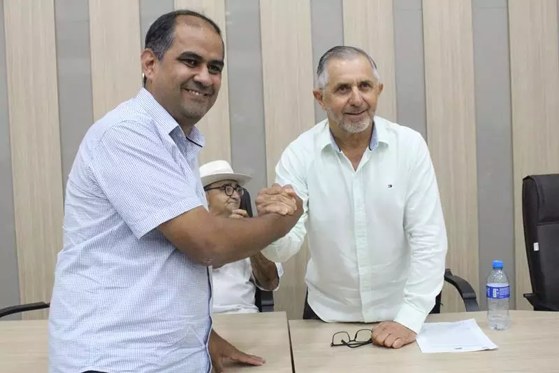 Convenções lançam Hélio Acosta para prefeito e Alfredo Soares para vice em Paranhos