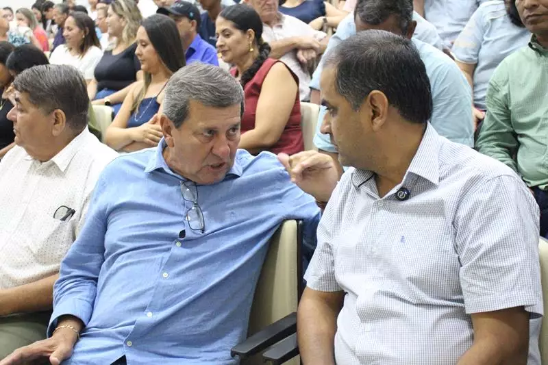 Convenções lançam Hélio Acosta para prefeito e Alfredo Soares para vice em Paranhos