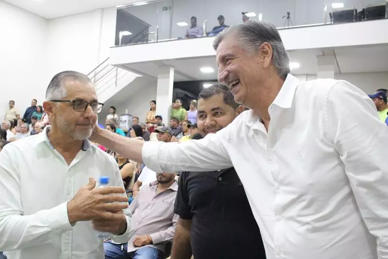 Convenções lançam Hélio Acosta para prefeito e Alfredo Soares para vice em Paranhos