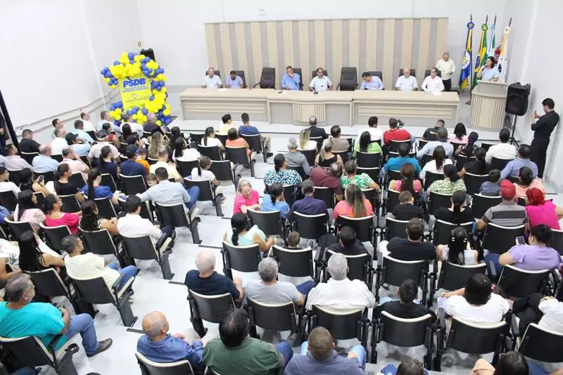 Convenções lançam Hélio Acosta para prefeito e Alfredo Soares para vice em Paranhos