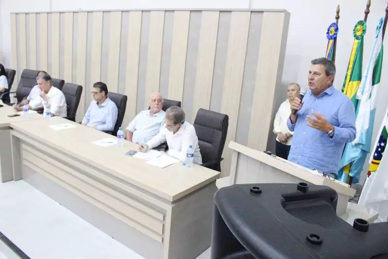 Convenções lançam Hélio Acosta para prefeito e Alfredo Soares para vice em Paranhos