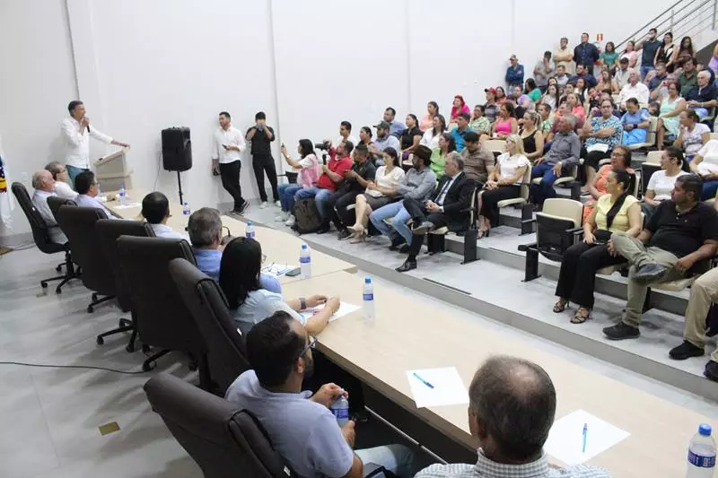 Convenções lançam Hélio Acosta para prefeito e Alfredo Soares para vice em Paranhos