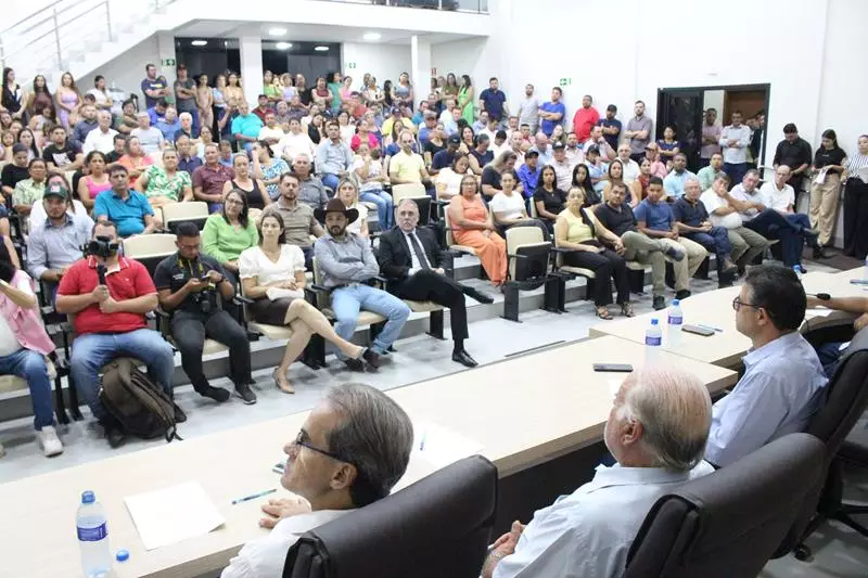 Convenções lançam Hélio Acosta para prefeito e Alfredo Soares para vice em Paranhos