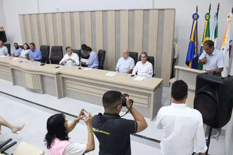 Convenções lançam Hélio Acosta para prefeito e Alfredo Soares para vice em Paranhos