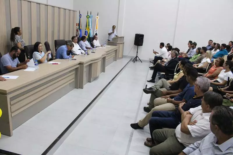 Convenções lançam Hélio Acosta para prefeito e Alfredo Soares para vice em Paranhos