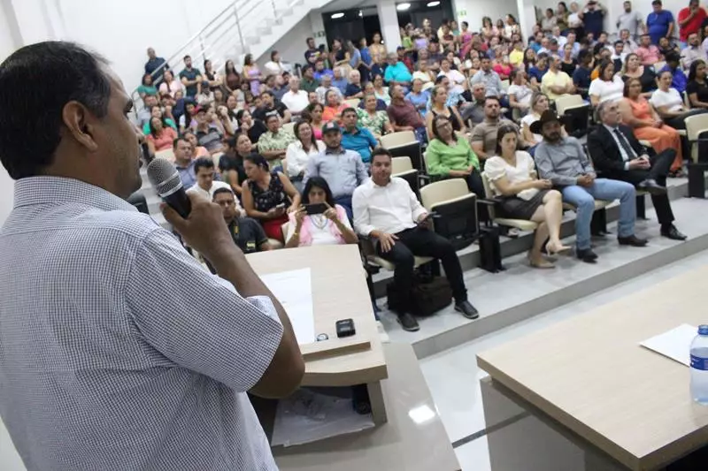 Convenções lançam Hélio Acosta para prefeito e Alfredo Soares para vice em Paranhos