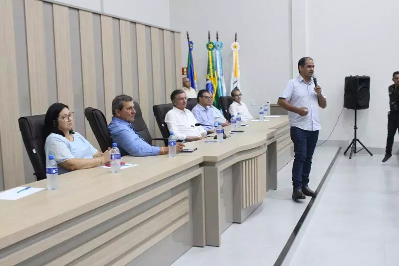 Convenções lançam Hélio Acosta para prefeito e Alfredo Soares para vice em Paranhos