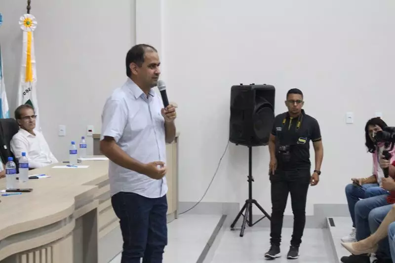 Convenções lançam Hélio Acosta para prefeito e Alfredo Soares para vice em Paranhos