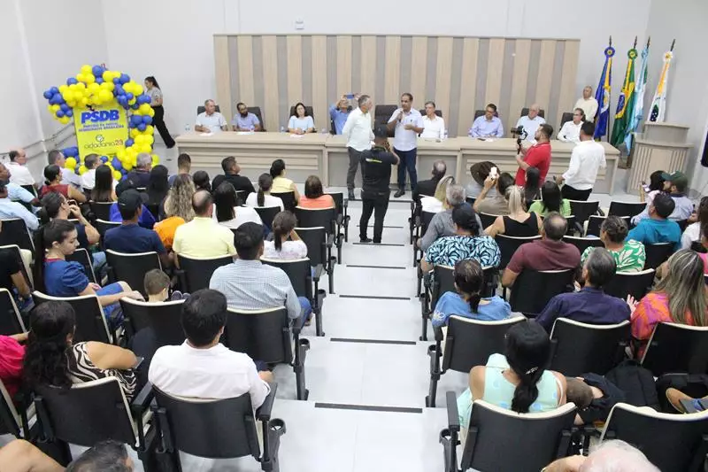 Convenções lançam Hélio Acosta para prefeito e Alfredo Soares para vice em Paranhos