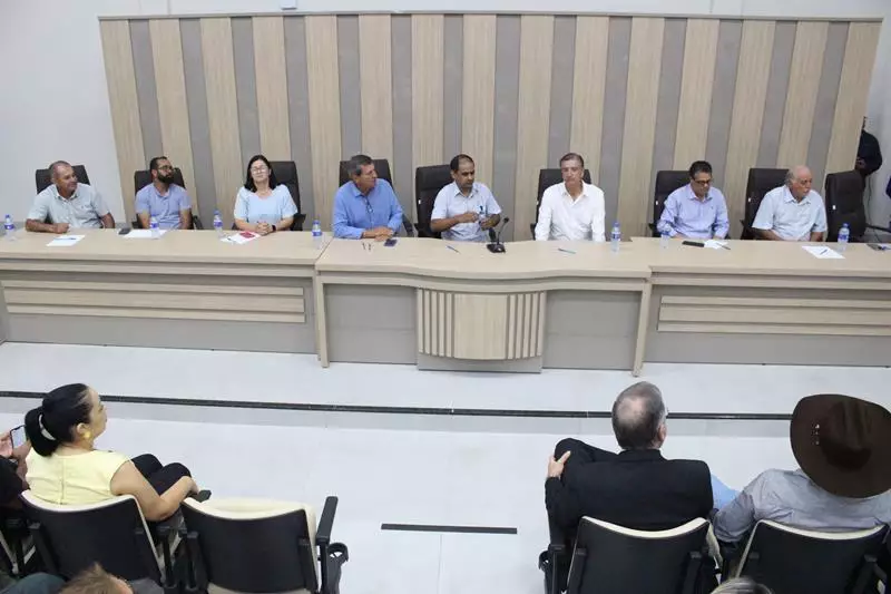 Convenções lançam Hélio Acosta para prefeito e Alfredo Soares para vice em Paranhos