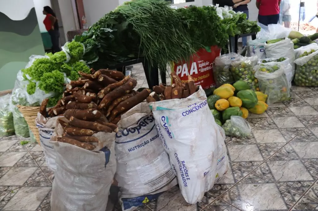 Prefeitura de Amambai realiza entrega de alimentos do PAA na Vila Limeira Prefeitura de Amambai realiza entrega de alimentos do PAA na Vila Limeira