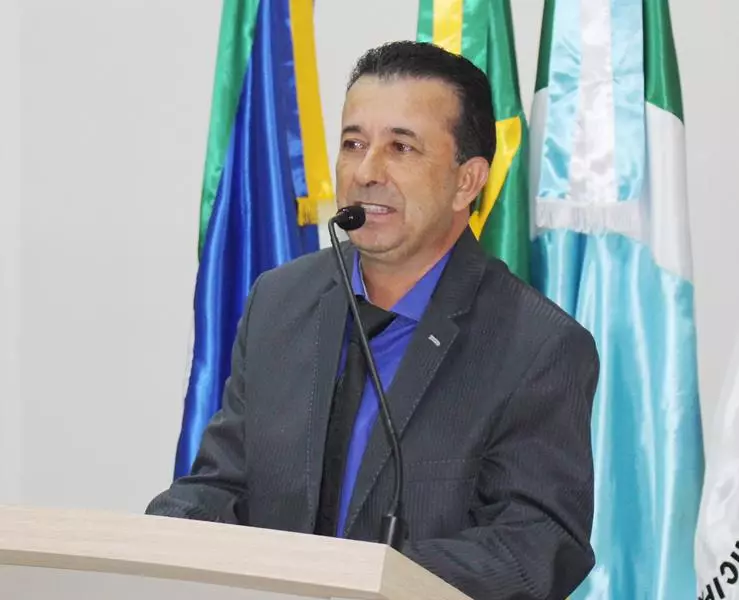 Ato na Câmara Municipal marca posse de Hélio Acosta e Alfredo Soares como prefeito e vice em Paranhos Ato na Câmara Municipal marca posse de Hélio Acosta e Alfredo Soares como prefeito e vice em Paranhos