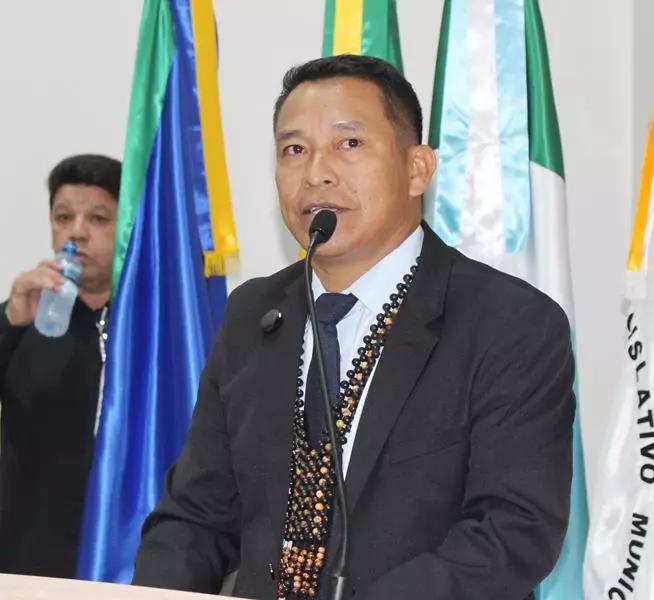 Ato na Câmara Municipal marca posse de Hélio Acosta e Alfredo Soares como prefeito e vice em Paranhos Ato na Câmara Municipal marca posse de Hélio Acosta e Alfredo Soares como prefeito e vice em Paranhos