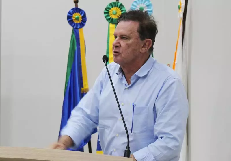 Ato na Câmara Municipal marca posse de Hélio Acosta e Alfredo Soares como prefeito e vice em Paranhos Ato na Câmara Municipal marca posse de Hélio Acosta e Alfredo Soares como prefeito e vice em Paranhos