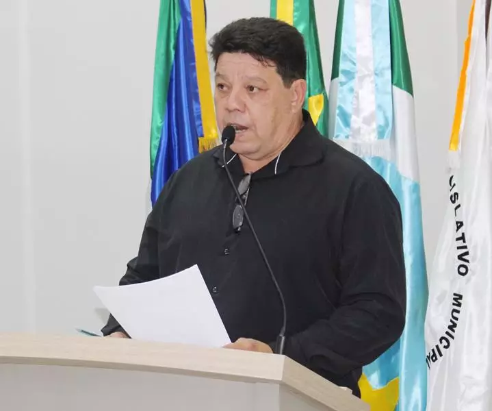 Ato na Câmara Municipal marca posse de Hélio Acosta e Alfredo Soares como prefeito e vice em Paranhos Ato na Câmara Municipal marca posse de Hélio Acosta e Alfredo Soares como prefeito e vice em Paranhos