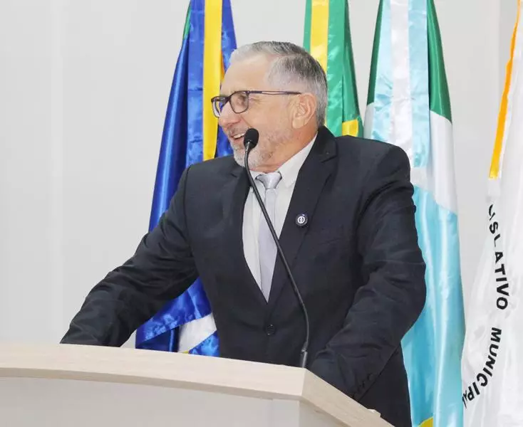 Ato na Câmara Municipal marca posse de Hélio Acosta e Alfredo Soares como prefeito e vice em Paranhos Ato na Câmara Municipal marca posse de Hélio Acosta e Alfredo Soares como prefeito e vice em Paranhos