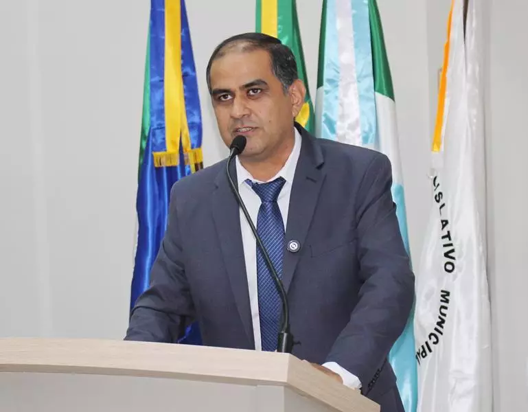 Ato na Câmara Municipal marca posse de Hélio Acosta e Alfredo Soares como prefeito e vice em Paranhos Ato na Câmara Municipal marca posse de Hélio Acosta e Alfredo Soares como prefeito e vice em Paranhos