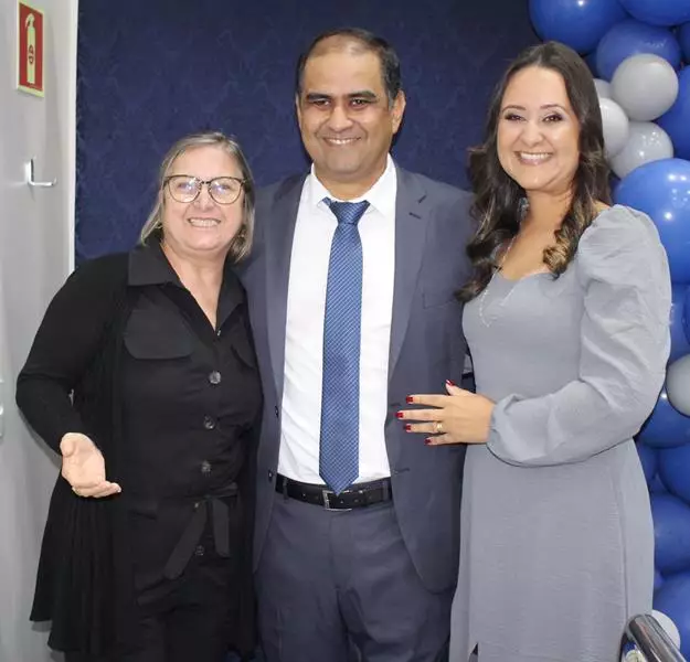Ato na Câmara Municipal marca posse de Hélio Acosta e Alfredo Soares como prefeito e vice em Paranhos Ato na Câmara Municipal marca posse de Hélio Acosta e Alfredo Soares como prefeito e vice em Paranhos