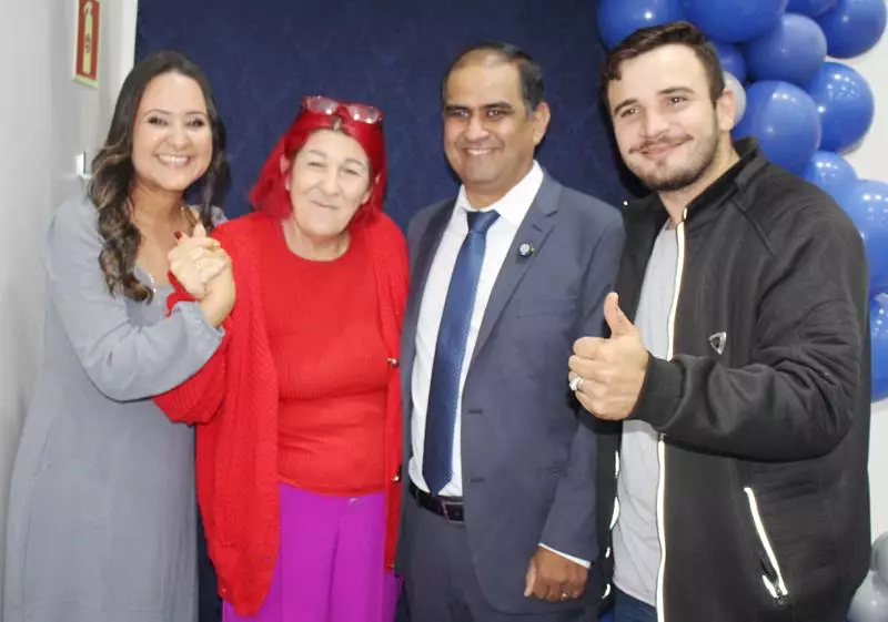 Ato na Câmara Municipal marca posse de Hélio Acosta e Alfredo Soares como prefeito e vice em Paranhos Ato na Câmara Municipal marca posse de Hélio Acosta e Alfredo Soares como prefeito e vice em Paranhos