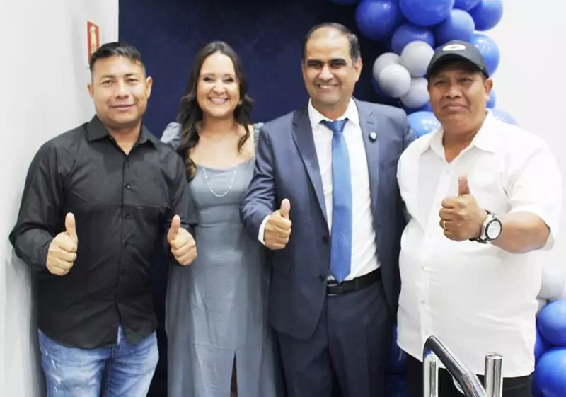 Ato na Câmara Municipal marca posse de Hélio Acosta e Alfredo Soares como prefeito e vice em Paranhos Ato na Câmara Municipal marca posse de Hélio Acosta e Alfredo Soares como prefeito e vice em Paranhos