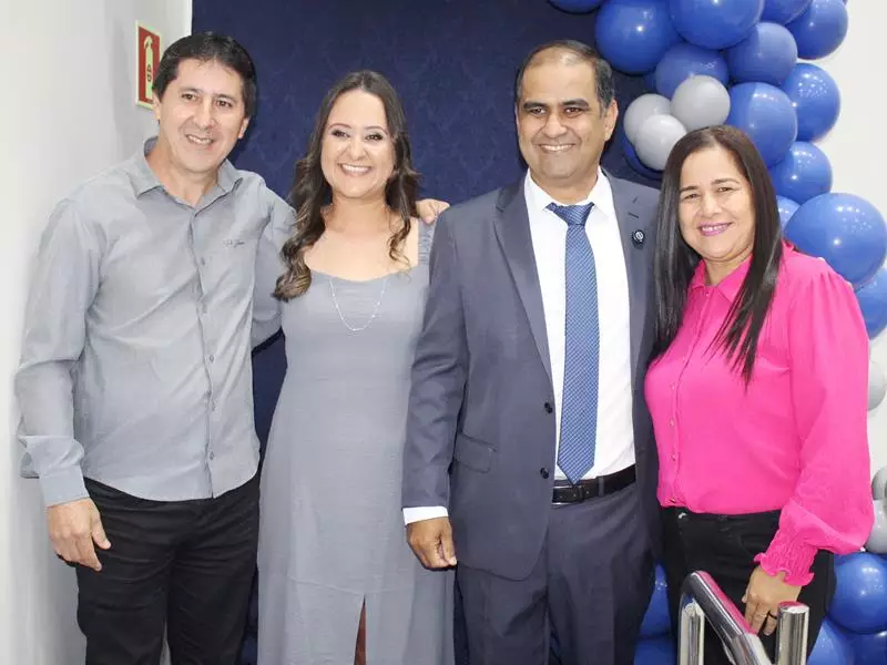 Ato na Câmara Municipal marca posse de Hélio Acosta e Alfredo Soares como prefeito e vice em Paranhos Ato na Câmara Municipal marca posse de Hélio Acosta e Alfredo Soares como prefeito e vice em Paranhos