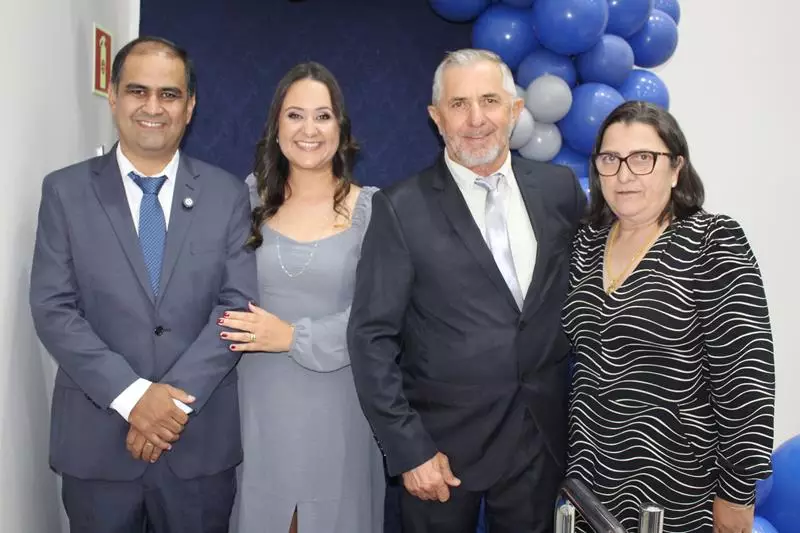 Ato na Câmara Municipal marca posse de Hélio Acosta e Alfredo Soares como prefeito e vice em Paranhos Ato na Câmara Municipal marca posse de Hélio Acosta e Alfredo Soares como prefeito e vice em Paranhos