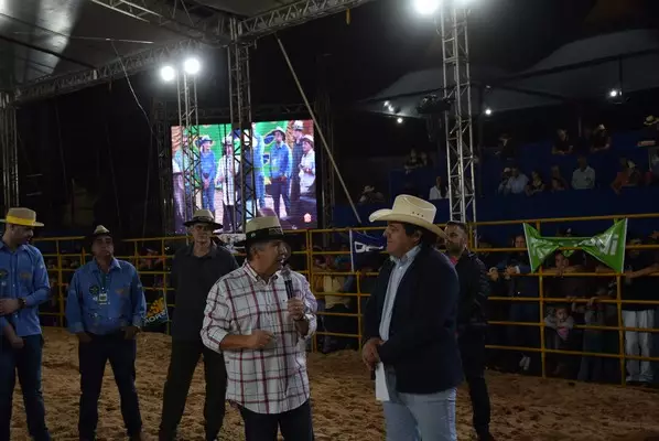 Show da dupla Pedro Paulo & Alex e rodeio abrem a ExpoIguatemi em comemoração aos 60 anos do município Show da dupla Pedro Paulo & Alex e rodeio abrem a ExpoIguatemi em comemoração aos 60 anos do município