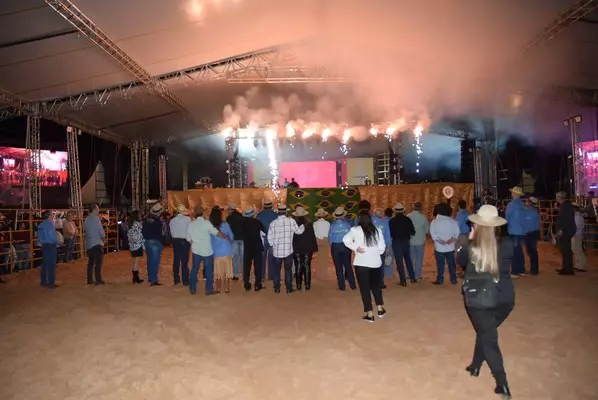 Show da dupla Pedro Paulo & Alex e rodeio abrem a ExpoIguatemi em comemoração aos 60 anos do município Show da dupla Pedro Paulo & Alex e rodeio abrem a ExpoIguatemi em comemoração aos 60 anos do município